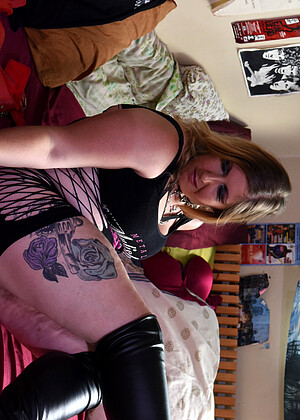 free sex photo 16 Kathleen Townsend update-nipples-pete ad4x
