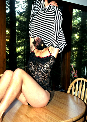 free sex pornphoto 8 Amanda christmas-skirt-colleg atkexotics