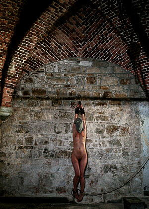 free sex pornphoto 3 Mirela jade-fingering-www-wapdam bdsmprison