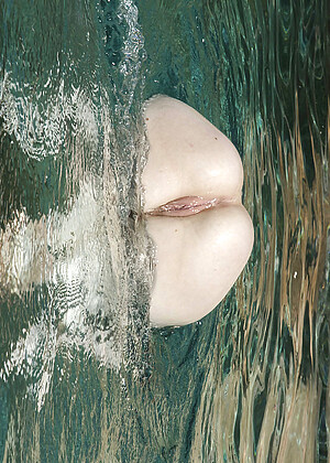 free sex pornphoto 4 Kimberly Kendall boob-beach-geril bigwetbutts