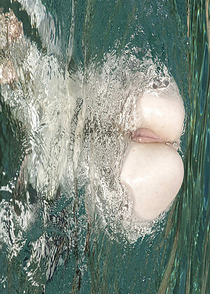 free sex pornphoto 6 Kimberly Kendall boob-beach-geril bigwetbutts