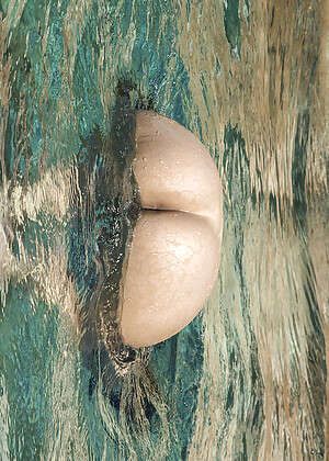 free sex pornphoto 7 Kimberly Kendall boob-beach-geril bigwetbutts