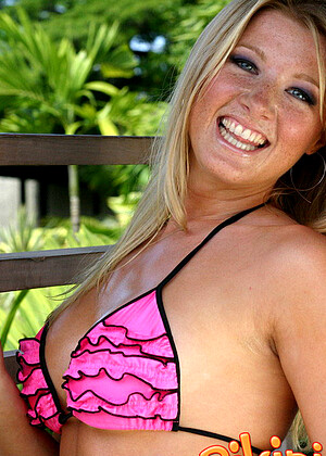 free sex pornphoto 2 Lara jae-blonde-wifey bikinidream