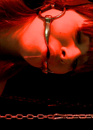 free sex pornphotos Bizarrevideo Nicole Ray Louisa Lanewood Chubby Femdom Hand