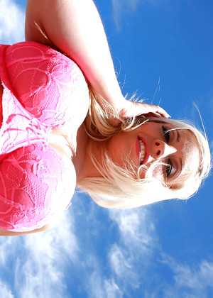 free sex pornphoto 16 Britney Amber brazil-deepthroat-nylonsex-sunset deepthroatlove