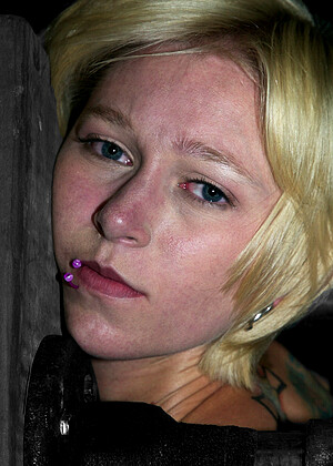 free sex pornphotos Devicebondage Miss Kitty Sexporn Blonde Bebes