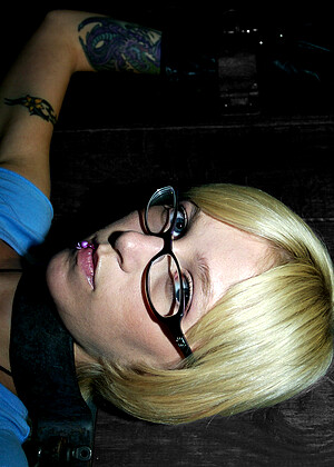 free sex pornphoto 4 Miss Kitty surprise-blonde-allyan devicebondage