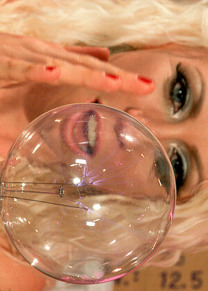 free sex pornphoto 5 Alani Pi Lorelei Lee insane-blonde-hot-brazzers electrosluts