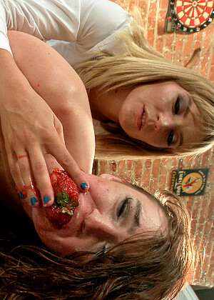 free sex pornphoto 7 Jodi Taylor Mona Wales exotic-blonde-foxies electrosluts