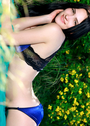 free sex pornphoto 6 Indiana Blanc nudehandjob-outdoors-leah erroticaarchives