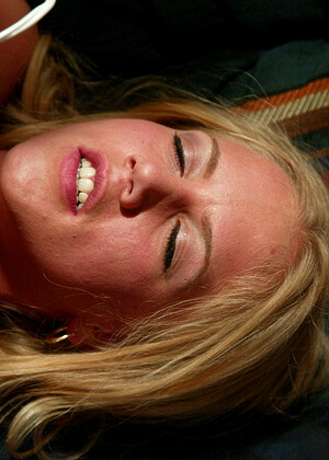 free sex pornphoto 17 Avi Scott Kylie Wilde regular-pussy-porn-oildup fuckingmachines