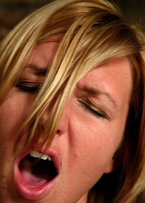free sex pornphoto 4 Jolene privatehomeclipscom-blonde-top-less fuckingmachines
