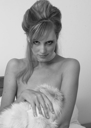 free sex pornphoto 12 Joceline Brook Hamilton bustysexmobi-model-nued girlfolio