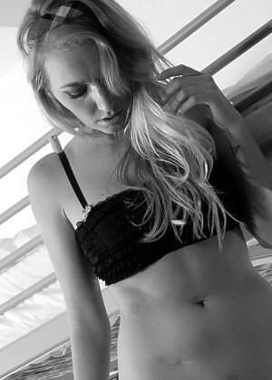 free sex pornphotos Hayleyssecrets Hayley Marie Coppin Slipping Skirt Blonde Beauty