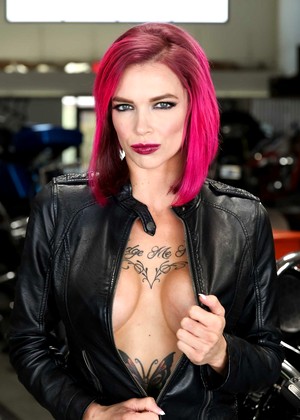 free sex pornphoto 8 Anna Bell Peaks Felicity Feline le-lesbian-latin-angle hotandmean