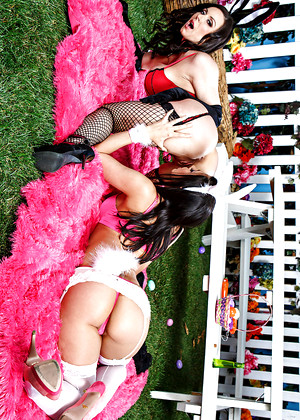 free sex pornphoto 4 Kendra Lust Rachel Starr beautyandbraces-strapon-drama hotandmean