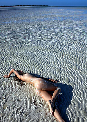 free sex pornphoto 7 Irene Rouse island-beach-blows irenerouse