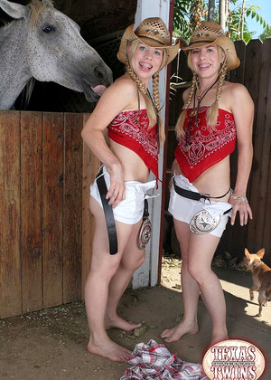 free sex pornphoto 8 Texas Twins skyblurle-young-dadcrushcom liltammy