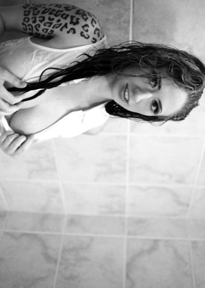 free sex pornphoto 4 Lily Xo xoldboobs-shower-melody lilyxo
