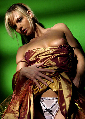 free sex pornphoto 16 Sandra Sanchez haired-babe-swinger louisdemirabert