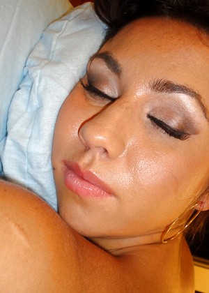 free sex pornphoto 13 Stephani Moretti blindfold-undressing-blue-boons massagecreep
