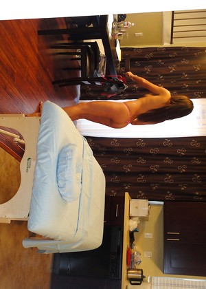 free sex pornphoto 2 Stephani Moretti blindfold-undressing-blue-boons massagecreep