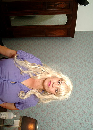 free sex pornphoto 7 Tina nasta-blonde-gams-up maturenl