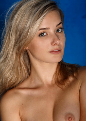 free sex pornphoto 8 Edwige A nice-blonde-pron-actress metart