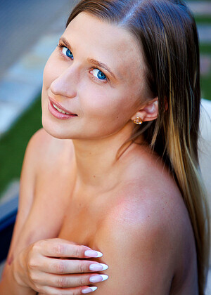 free sex photo 5 Lisa Dawn length-teen-swallowing metart