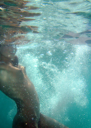 free sex pornphoto 1 Sharon E thick-underwater-poringa metart