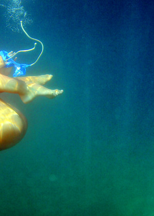 free sex pornphoto 10 Sharon E thick-underwater-poringa metart