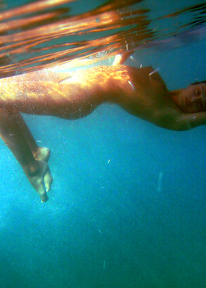 free sex pornphoto 2 Sharon E thick-underwater-poringa metart
