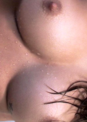 free sex pornphoto 6 Janice Griffith puffy-latina-pins-xxx mofosnetwork