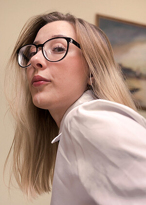 free sex pornphoto 4 Mary sexobabes-glasses-filejoker nucosplay