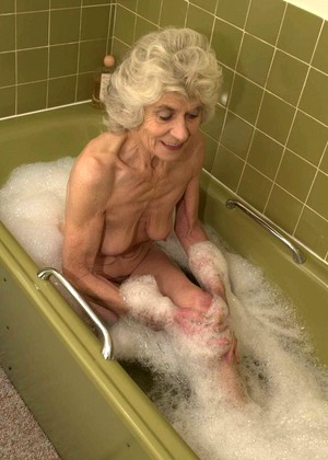 free sex pornphotos Oldtarts Oldtarts Model Luscious Granny Poke