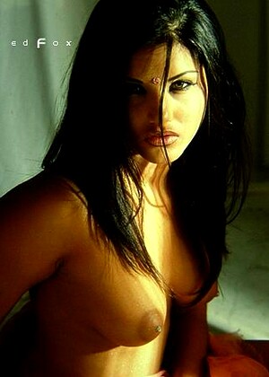 free sex pornphoto 11 Sunny Leone 21natural-milf-nude-love openlife