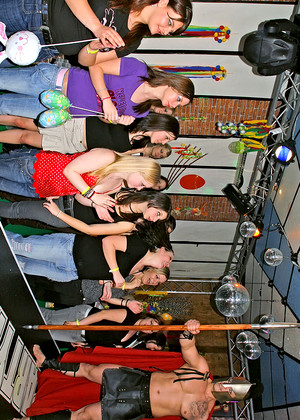 free sex pornphoto 4 Partyhardcore Model kox-blowjob-fucksshowing partyhardcore