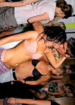 free sex pornphoto 16 Partyhardcore Model myluv-amateur-drunk-blowjobs-oldpussyexam partyhardcore