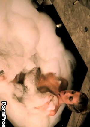 free sex pornphoto 14 Samantha Saint group-bathtub-westgate passionhd