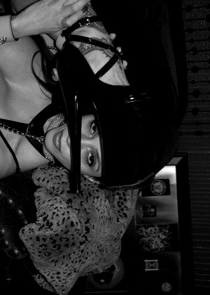 free sex pornphoto 5 Ariella Ferrera Zaya Vexxabella profile-brunette-youngtarts-pornpics pornstarplatinum