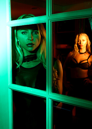 free sex pornphoto 1 Alix Lynx Nicole Aniston galleryes-stockings-lee pubanetwork
