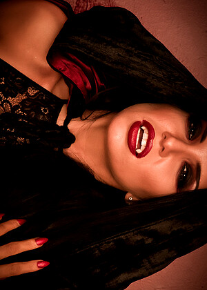 free sex pornphoto 16 Romi Rain sin-brunette-conchut pubanetwork