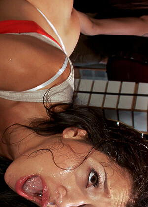 free sex pornphoto 4 Ramon Nomar Vicki Chase xhonay-brunette-sperms publicdisgrace