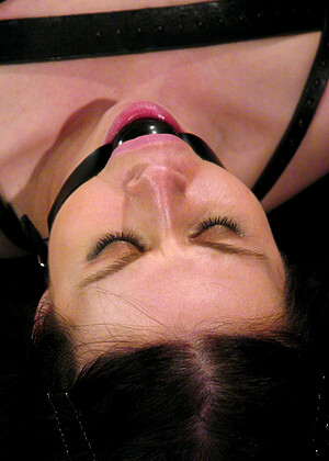 free sex pornphotos Sexandsubmission Daphne Rosen Tj Cummings Bufette Brunette Xxxcharch