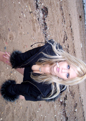 free sex pornphoto 14 Ann Angel allure-black-hammered smokinhottie