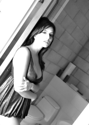 free sex pornphoto 8 Sunny Leone prado-posing-brszzers sunnyleone