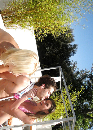 free sex photo 16 Loni Evans babetoday-bikini-handjobsite teenbff