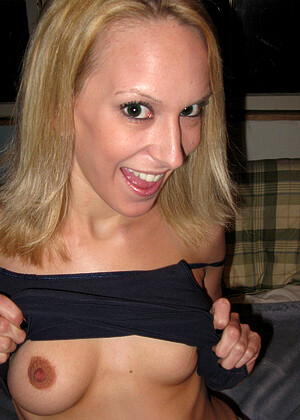 free sex pornphoto 11 Erin Moore sexpotu-nipples-virtualreality thedicksuckers