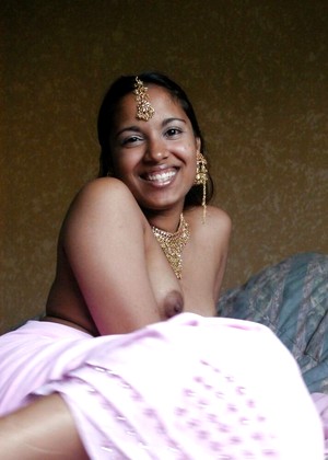free sex pornphoto 2 Theindianporn Model cherrypimps-teenie-indian-booties-we theindianporn