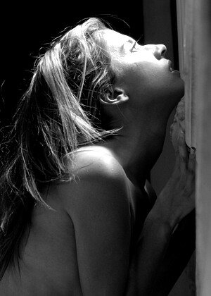 free sex pornphoto 12 Carolina petitnaked-lesbian-pier thelifeerotic